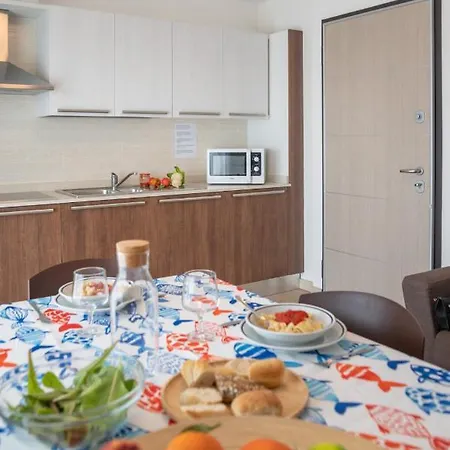Elegant Monica 2 Two Bedroom C6 Sleeps 6