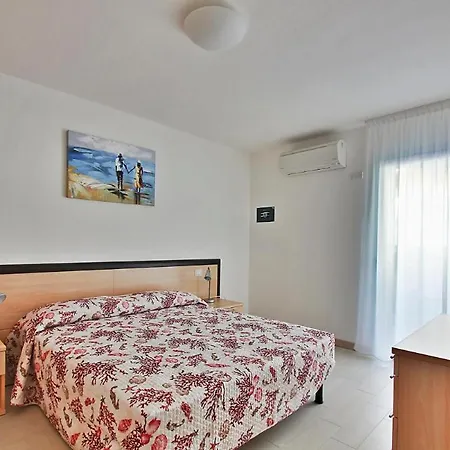 Elegant Monica 2 Two Bedroom C6 Sleeps 6 *