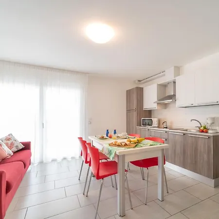 Elegant Monica 2 Two Bedroom C6 Sleeps 6