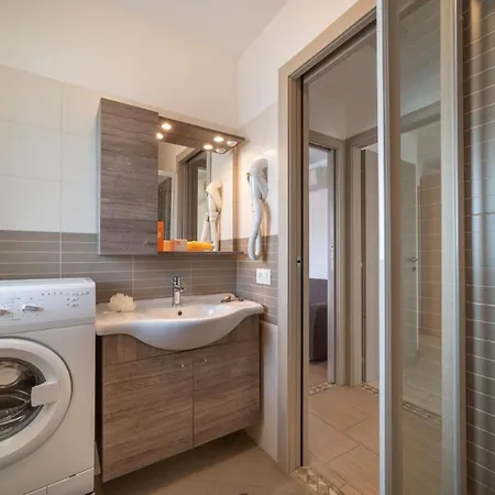 Apartamento Elegant Monica 2 Two Bedroom C6 Sleeps 6 *