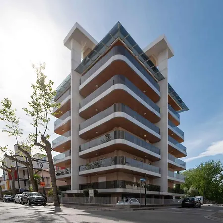 Elegant Monica 2 Two Bedroom C6 Sleeps 6 *