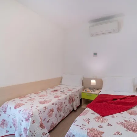 Elegant Monica 2 Two Bedroom C6 Sleeps 6 Apartamento Lignano Sabbiadoro